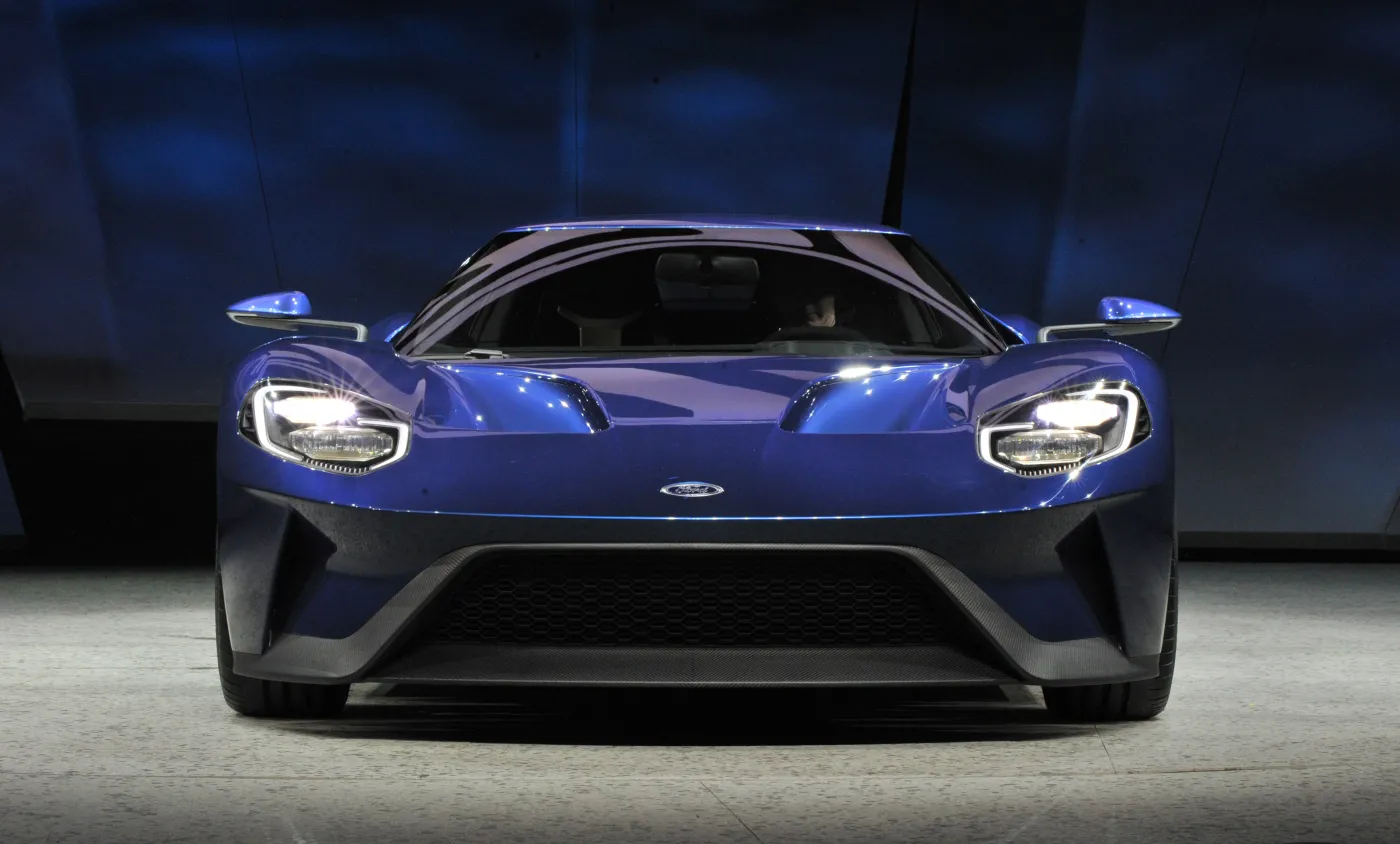 Ford GT powraca po latach zapomnienia! Oto nowy supersamochód dla ludu. ZDJĘCIA i WIDEO