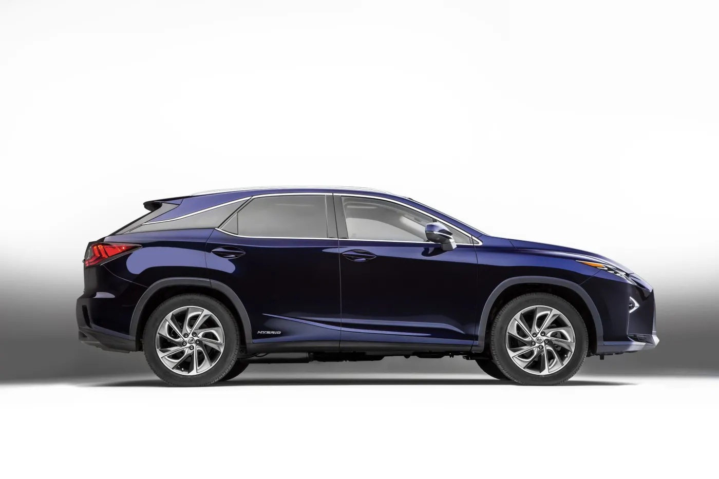 7960717-lexus-rx.jpg