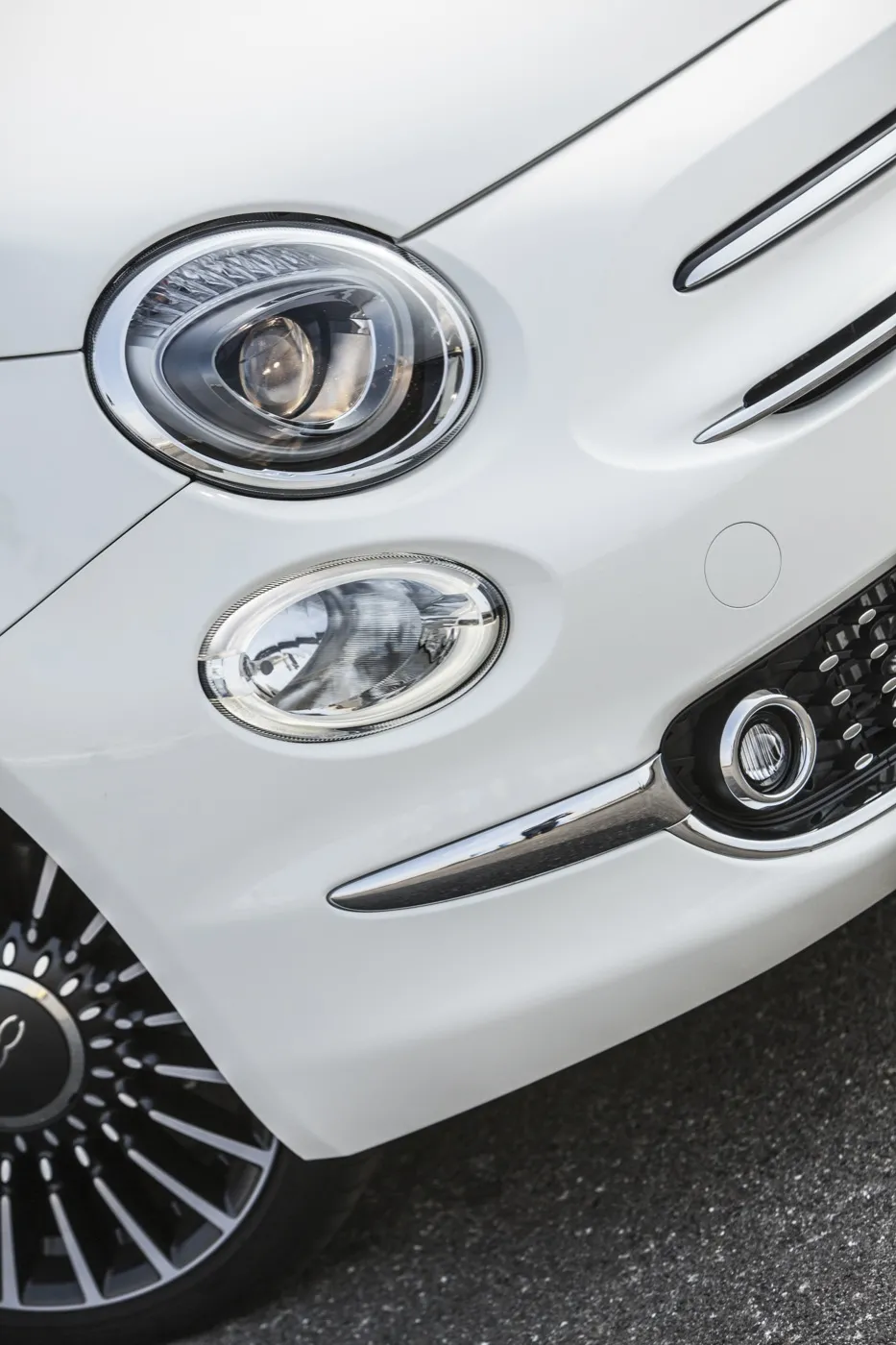 Ile spala silnik z Polski? Który wybrać? Pierwszy test nowego fiata 500. ZDJĘCIA