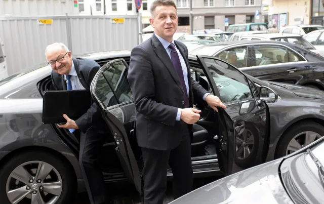 Czy Jan Bury zrzeknie się immunitetu? "Muszę się zapoznać z wnioskiem prokuratury"