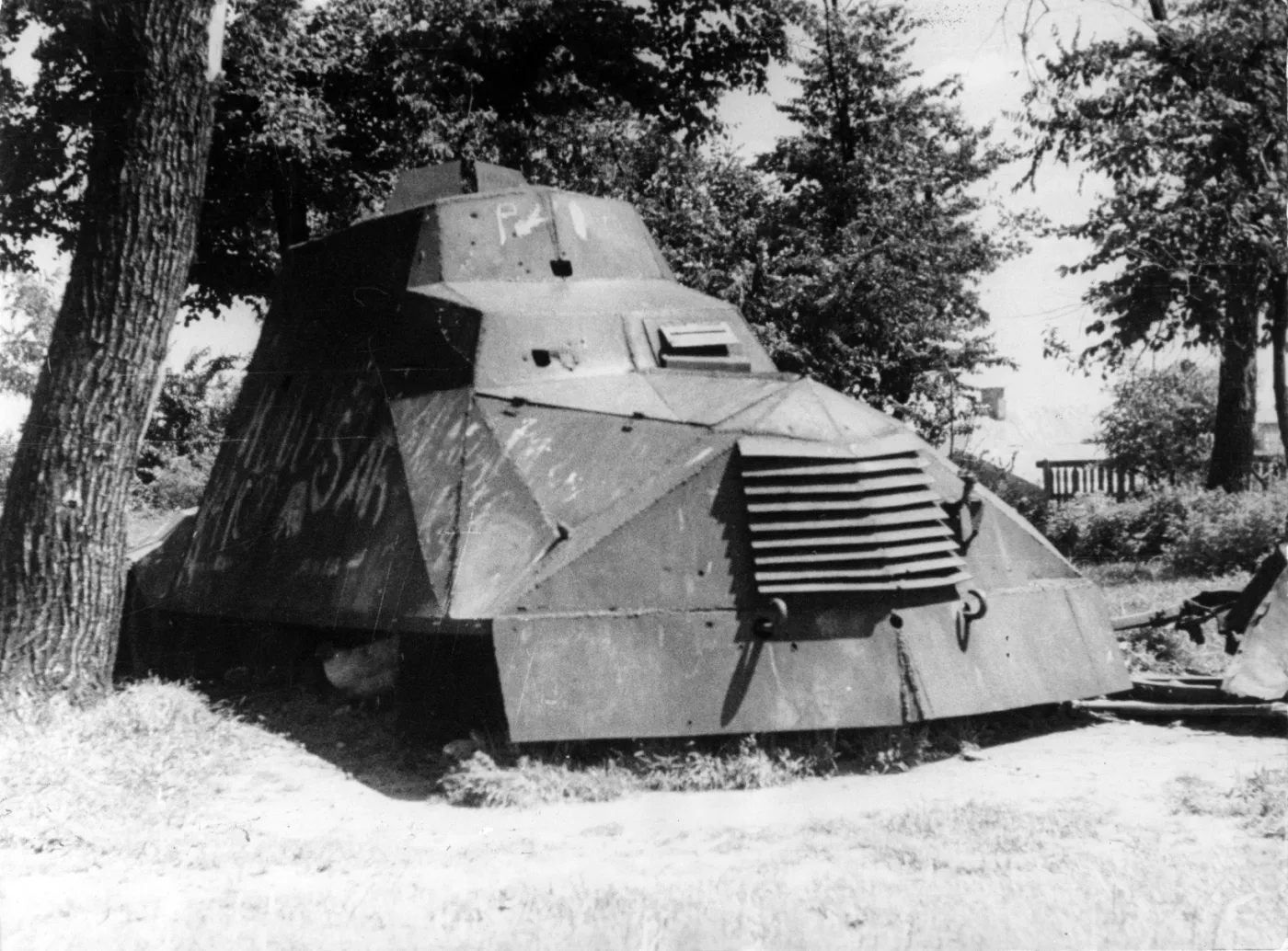 Słynny polski samochód pancerny, który walczył w Powstaniu Warszawskim. ZDJĘCIA [AKTUALIZACJA]