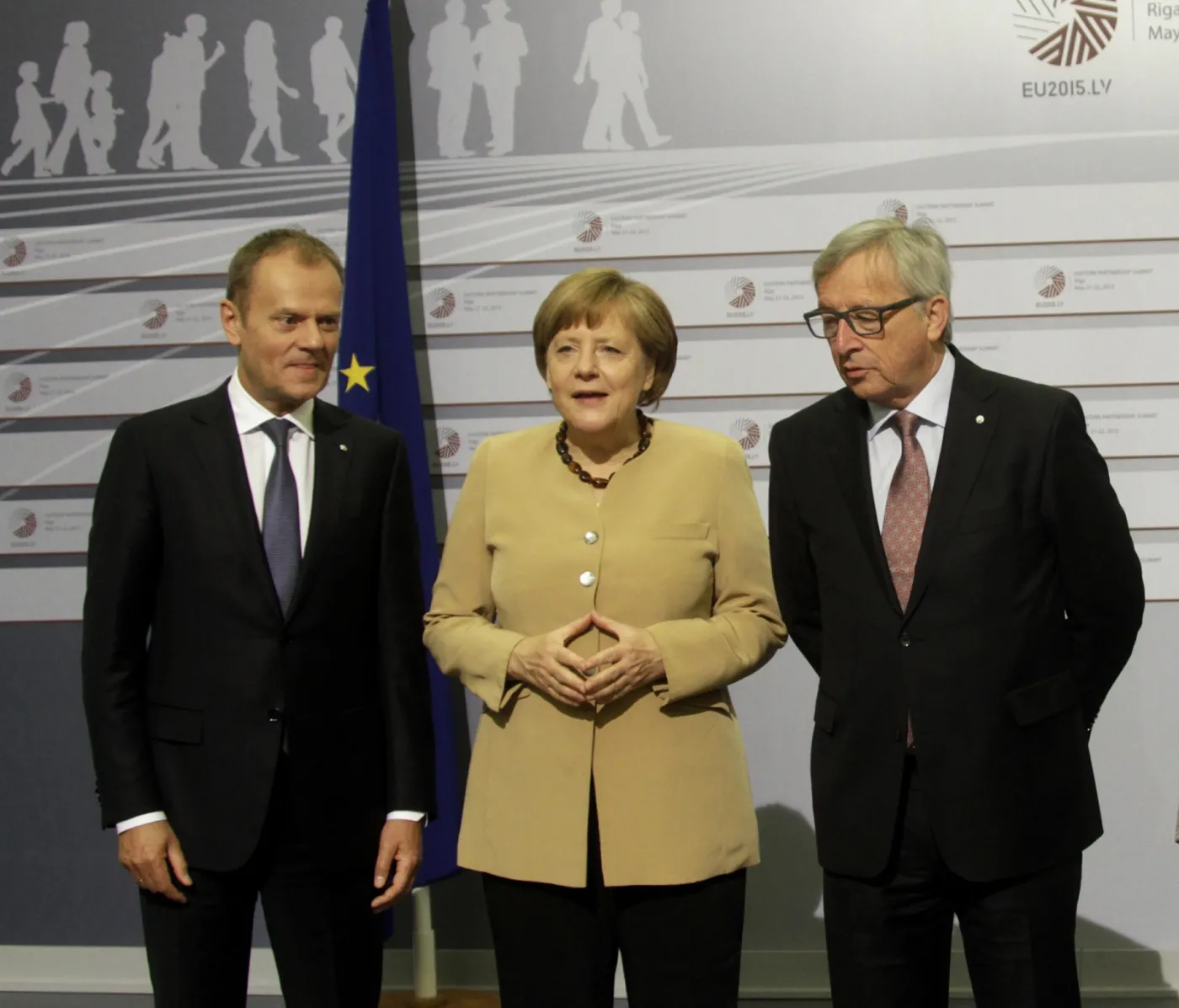Donald Tusk, Angela Merkel i Jean-Claude Juncker