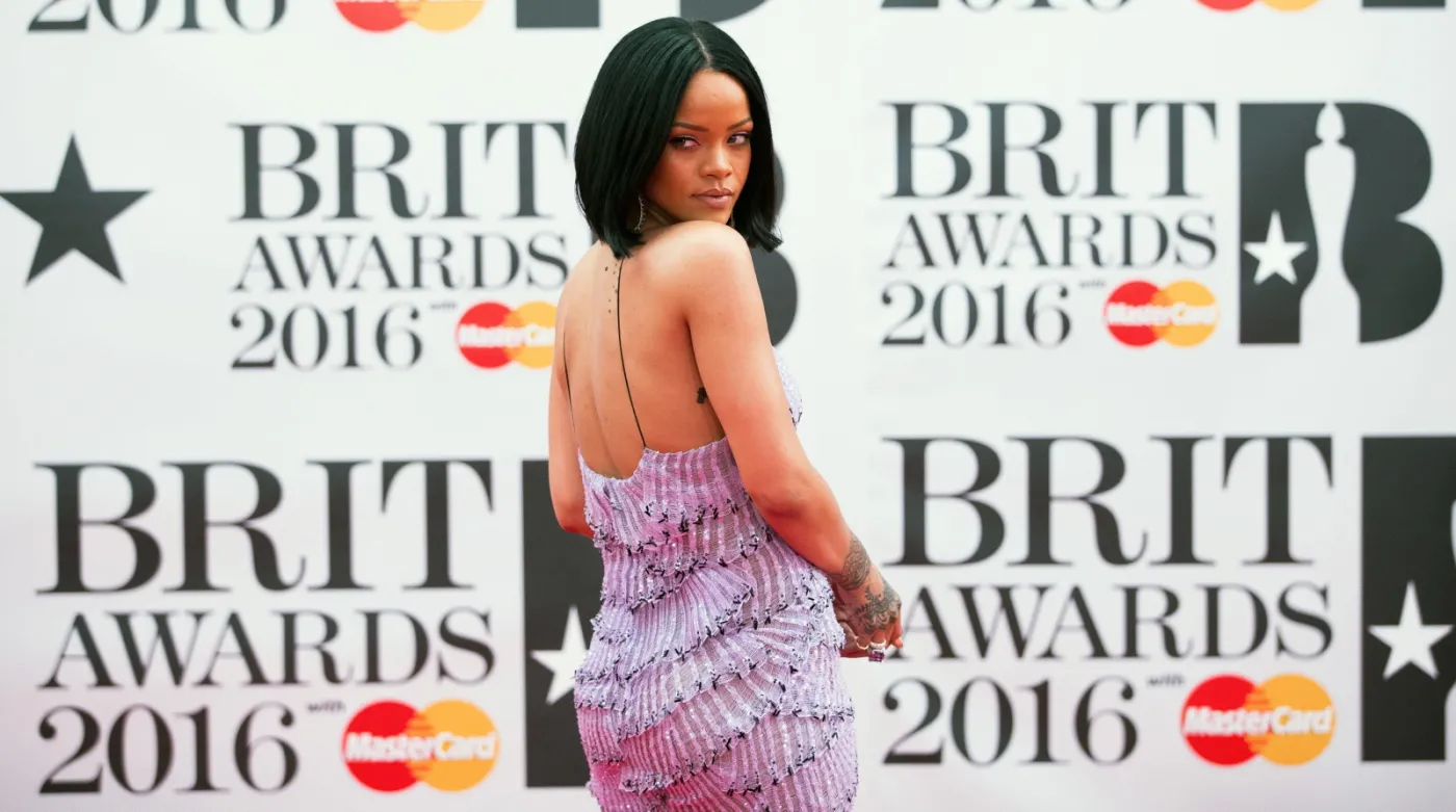 8774156-rihanna.jpg