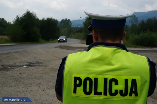 Uczciwy jak policjant. To nie żart. Policja chwali się, że bierze mniej łapówek