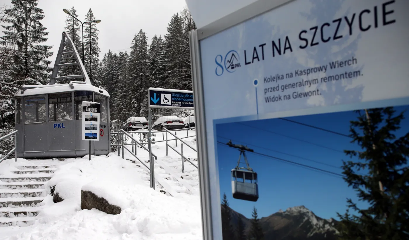 8840564-stary-wagon-kolei-linowej-na-kasprowy.jpg