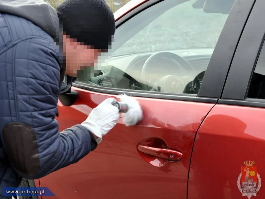 Zobacz, jakie samochody kradli złodzieje. Policja dopadła ich śmigłowcem
