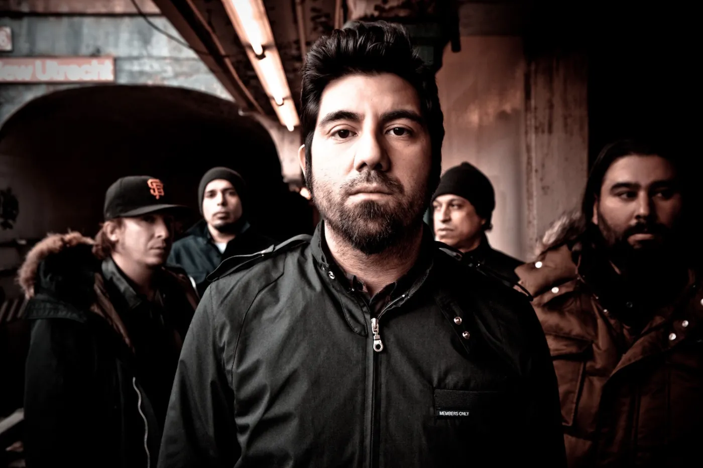 Agresywna melancholia Deftones. RECENZJA albumu "Gore"