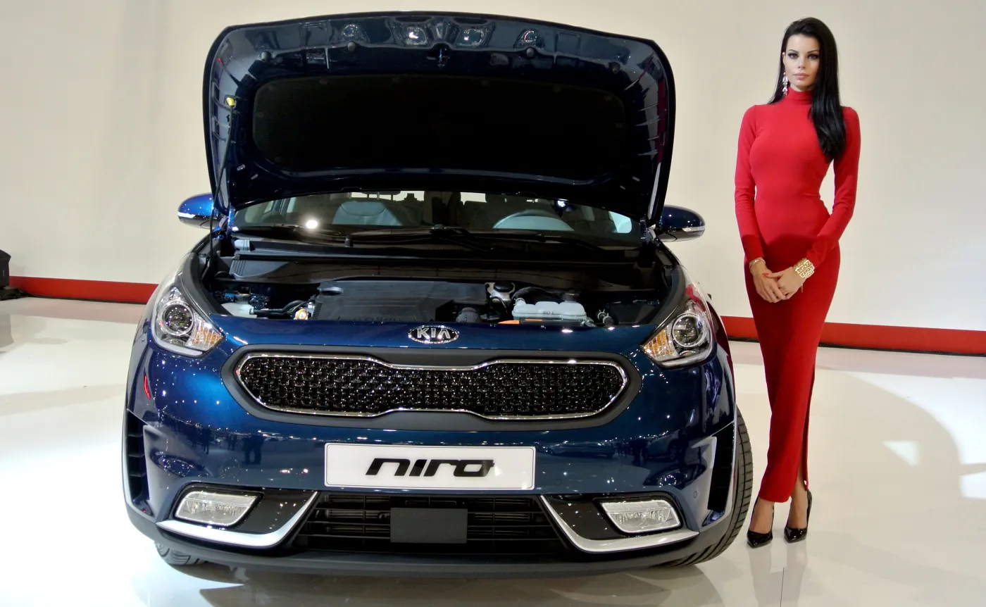 Kia wyciągnęła w Polsce asa z rękawa. Nowy model NIRO napędem przewyższa Toyotę. ZDJĘCIA