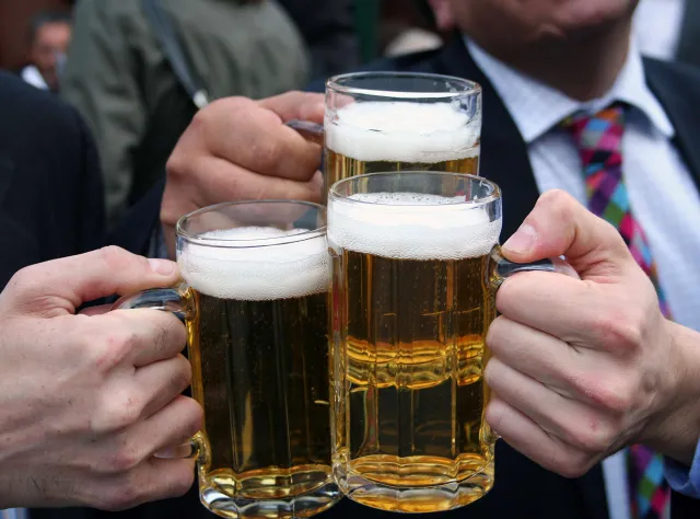 Picie alkoholu na stadionach wymknęło się spod kontroli