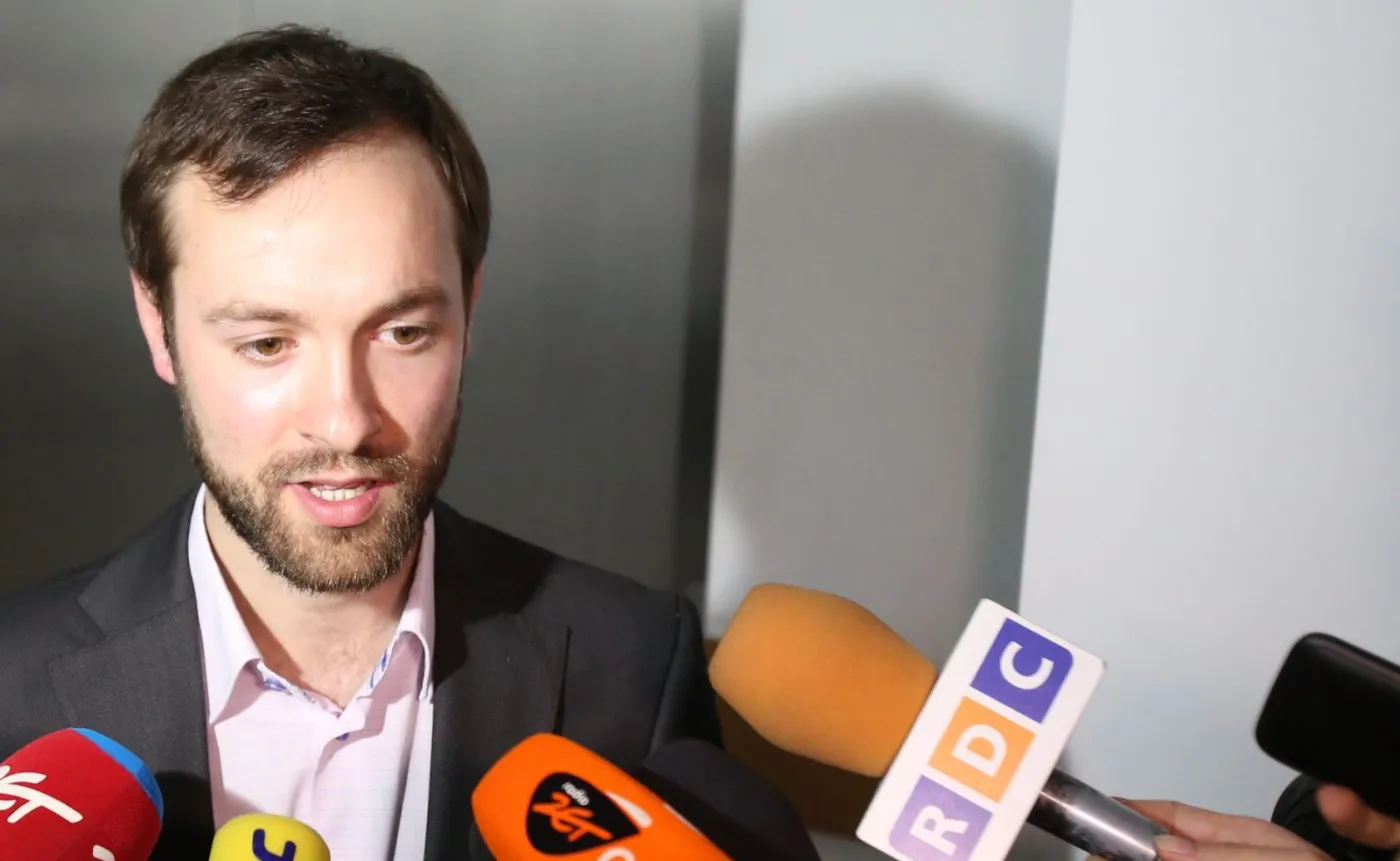 Marek Tatała rozmawia z dziennikarzami po ogłoszeniu wyroku w śródmiejskim Sądzie Rejonowym Warszawie