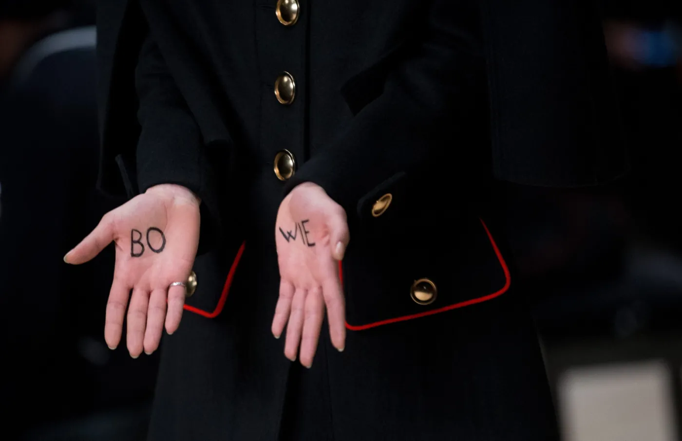 8625379-modelki-na-pokazie-burberry-w-londonie.jpg