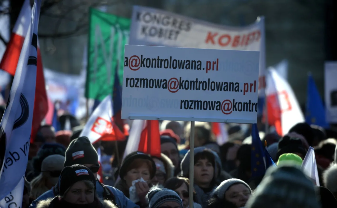 8666356-komitet-obrony-demokracji-demonstrowal.jpg