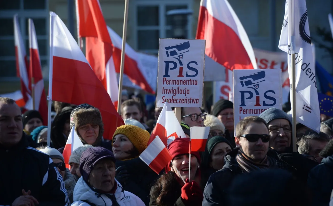 8666388-komitet-obrony-demokracji-demonstrowal.jpg