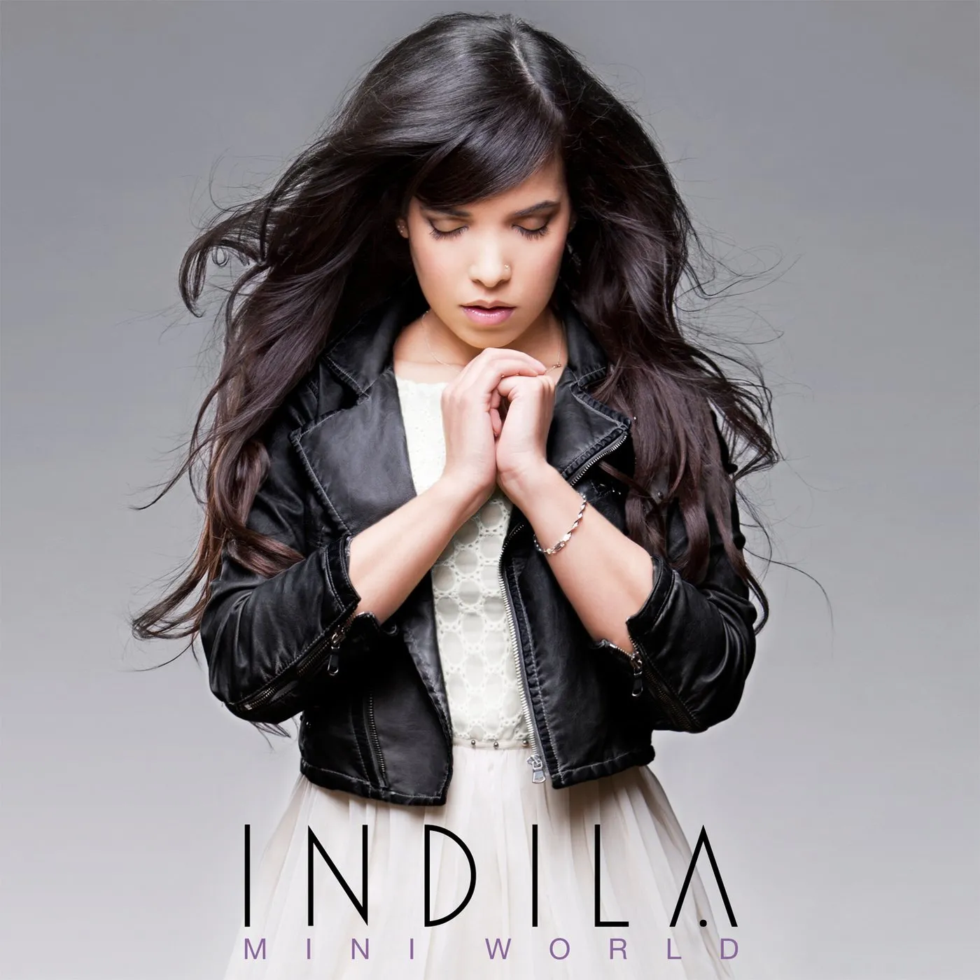 8696724-indila.jpg
