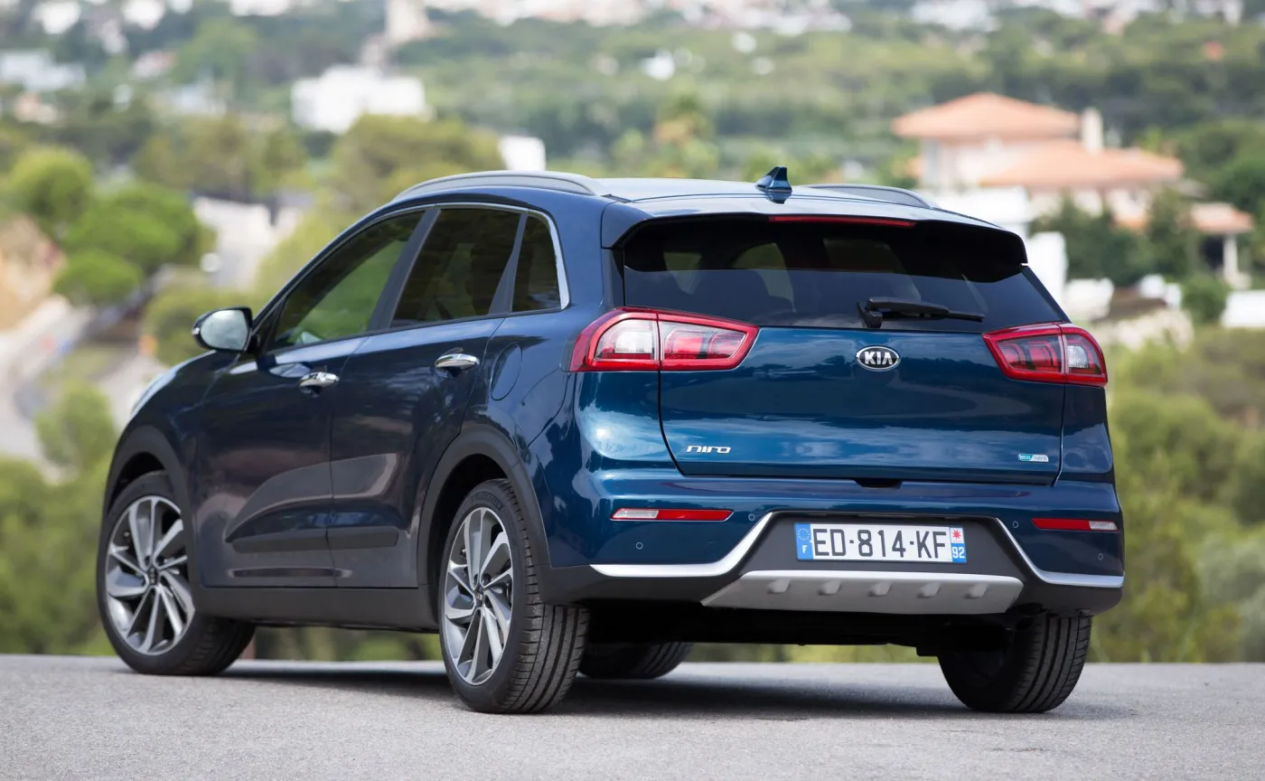 9288516-kia-niro.jpg