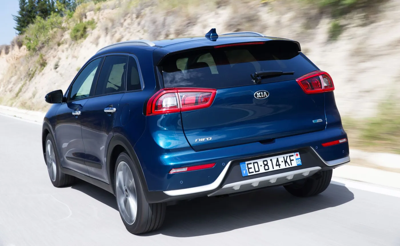 Cena czyni cuda? Nowa kia niro już w Polsce. Wiemy, ile kosztuje najtańszy model [ZDJĘCIA]