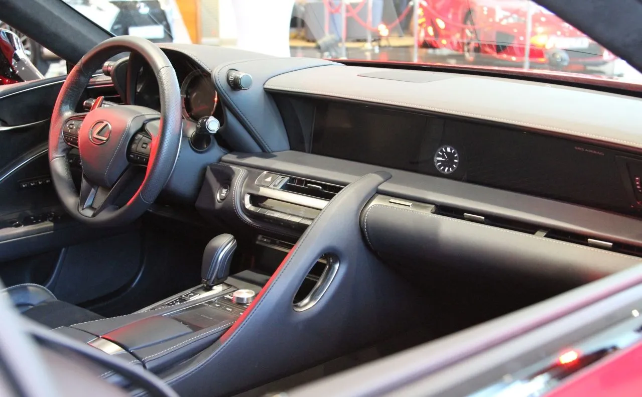 9384729-lexus-lc.jpg