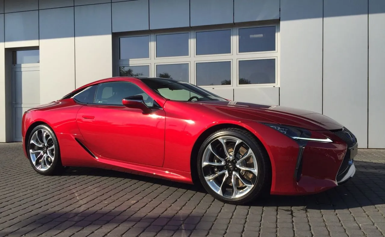 9385040-lexus-lc.jpg