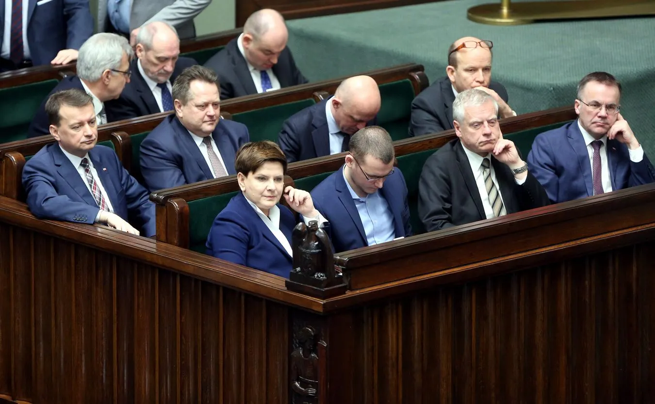 Audyt czy donos w formie audiobooku? Raport PiS o poprzednikach i dyskusja w Sejmie [RELACJA]