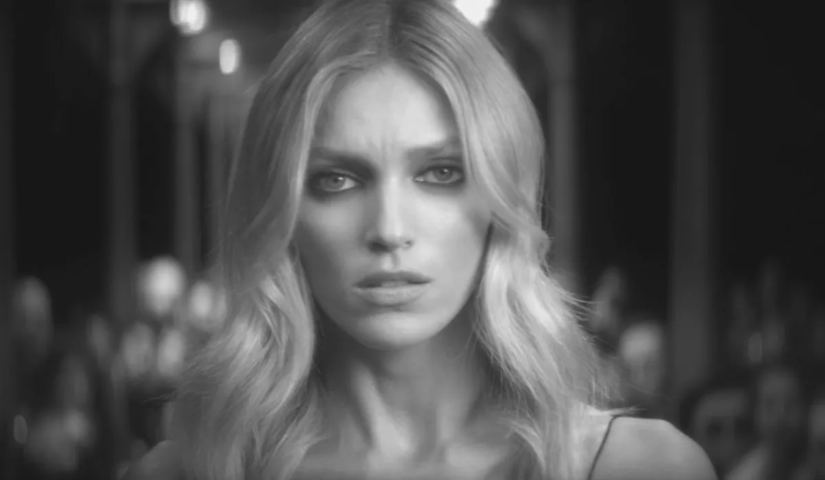 Ania Rubik i Mary Komasa piękne i nagie w nowym klipie [WIDEO]