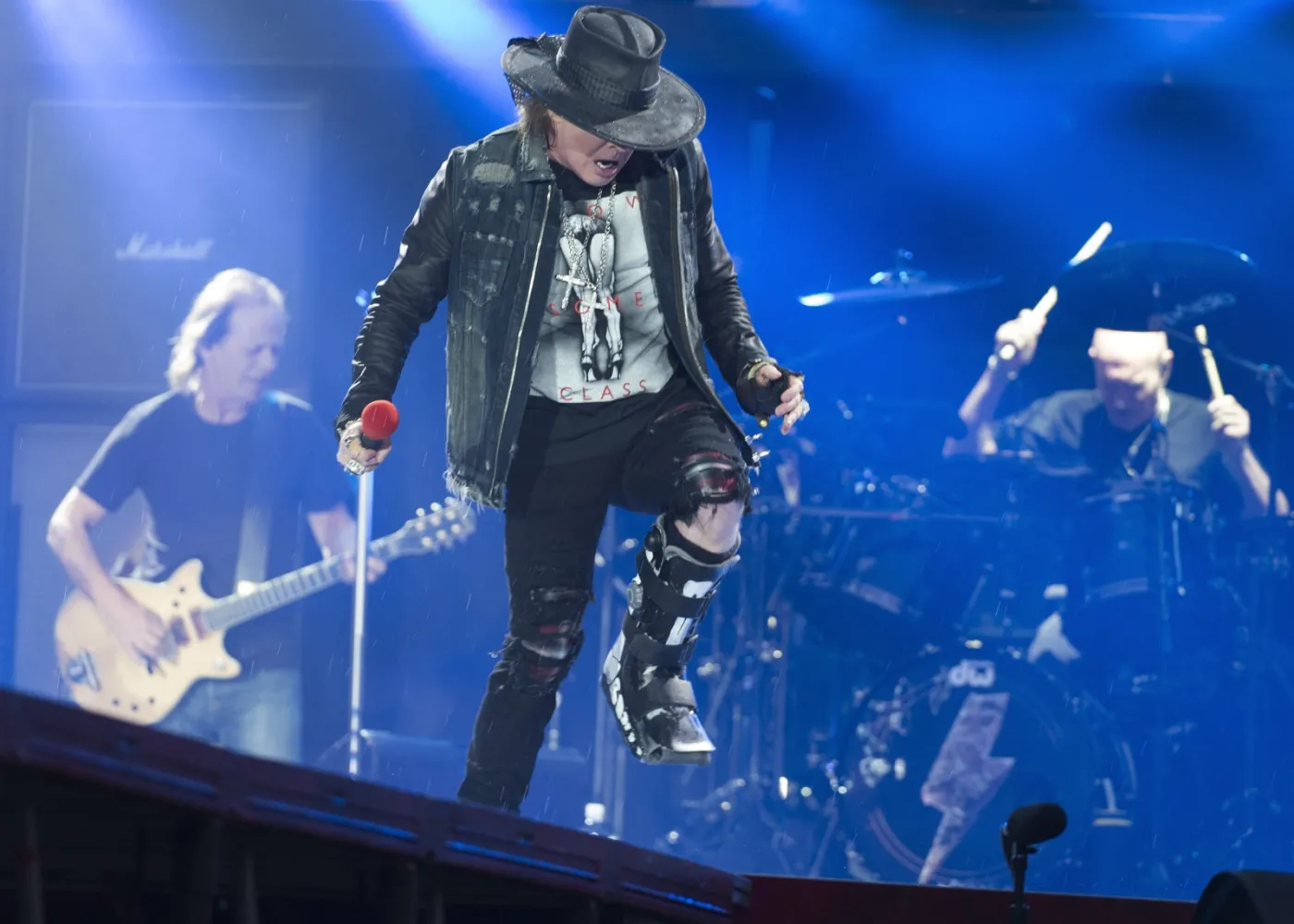 9090224-axl-rose.jpg