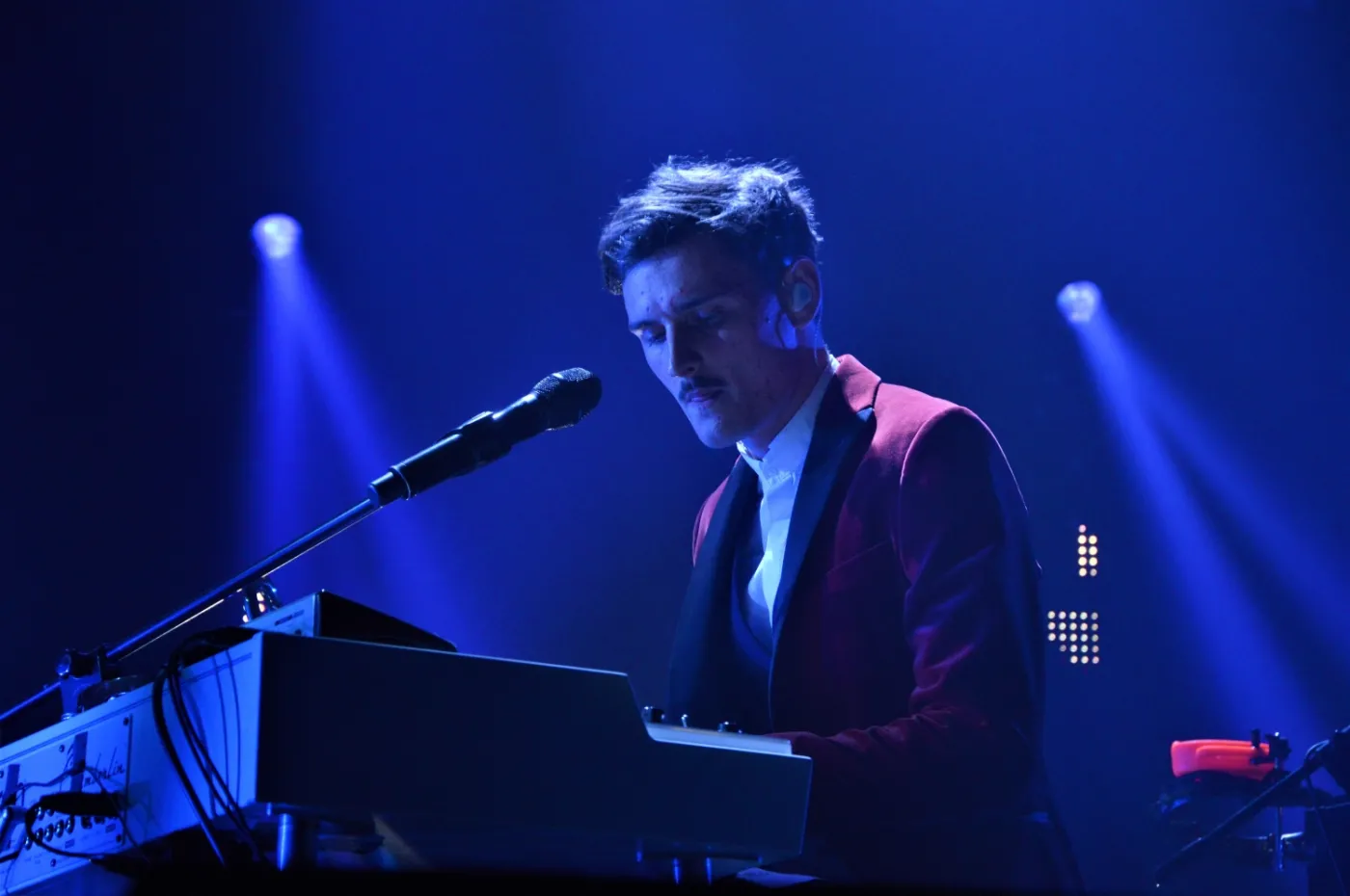 9693778-dawid-podsiadlo-koncert-na-warszawskim.jpg