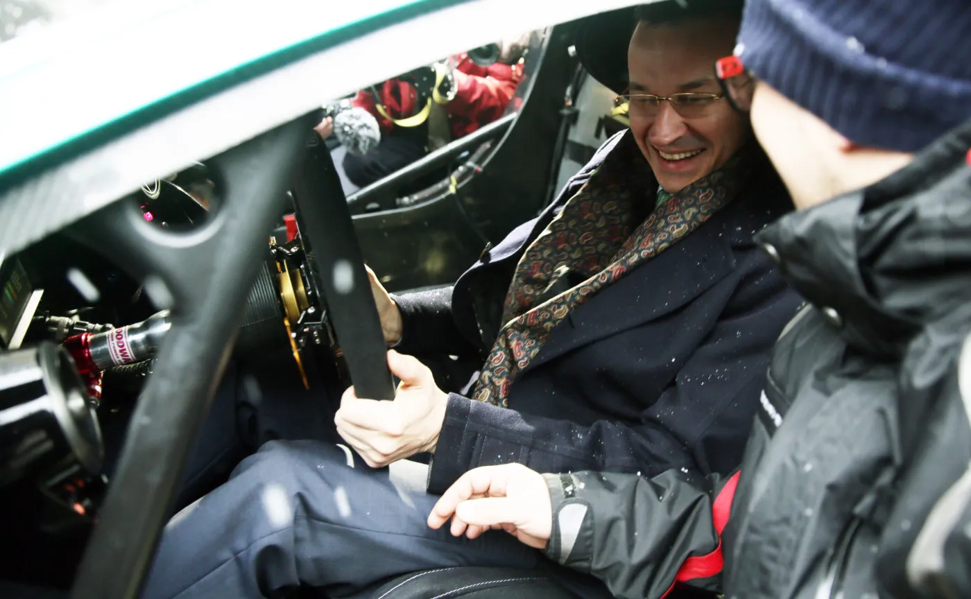 Arrinera wstrzymała zapisy na akcje i odda pieniądze. Uśmiech Morawieckiego nie pomógł?