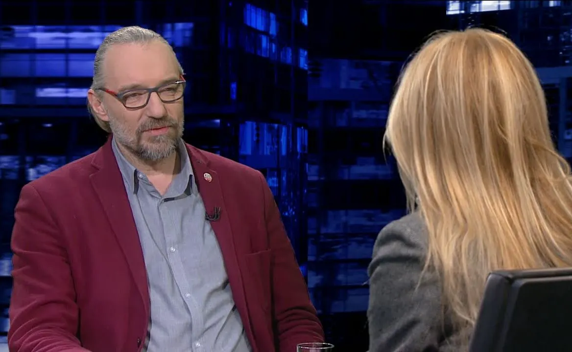 Lider KOD Mateusz Kijowski w programie Moniki Olejnik