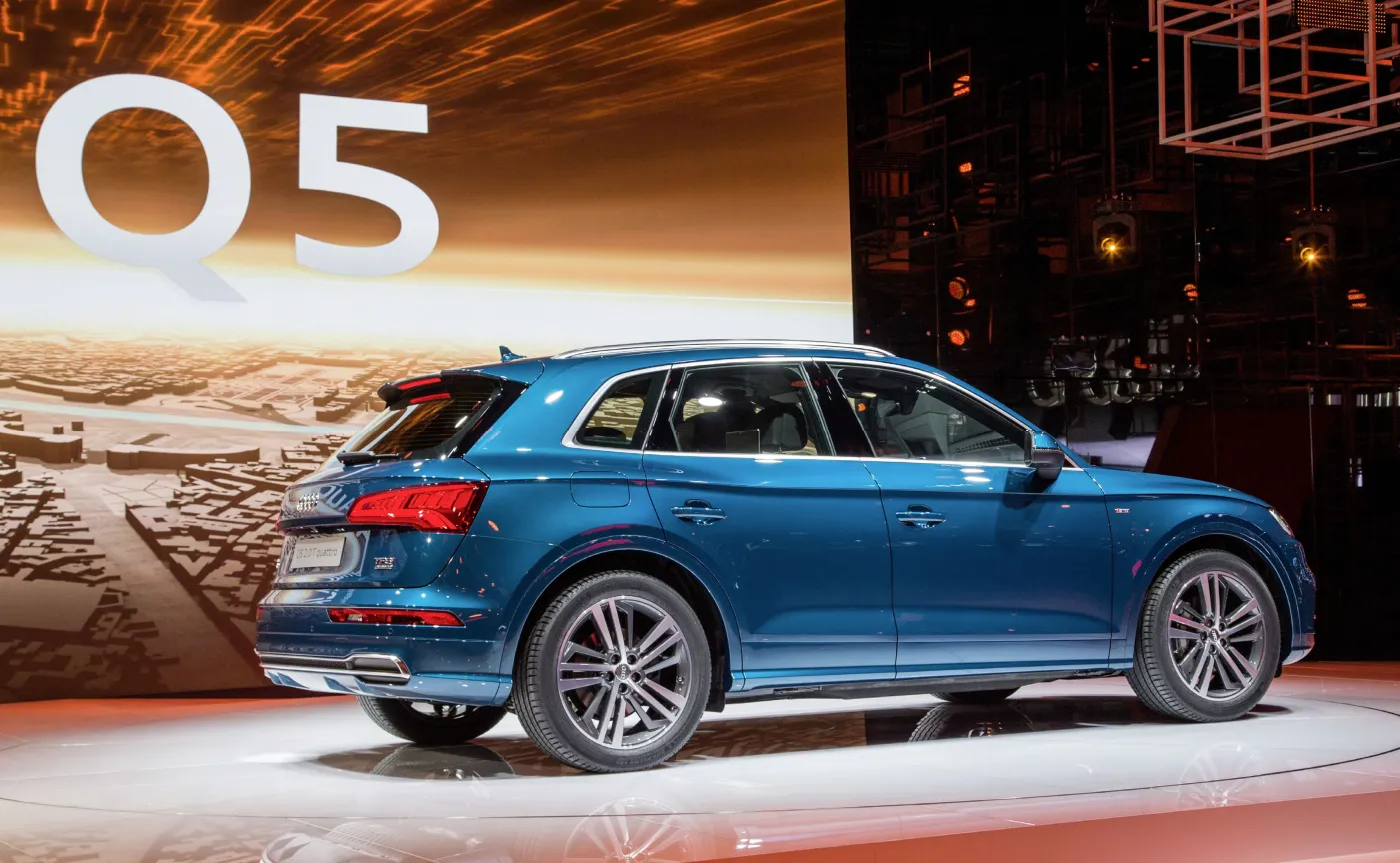 9488197-audi-q5.jpg