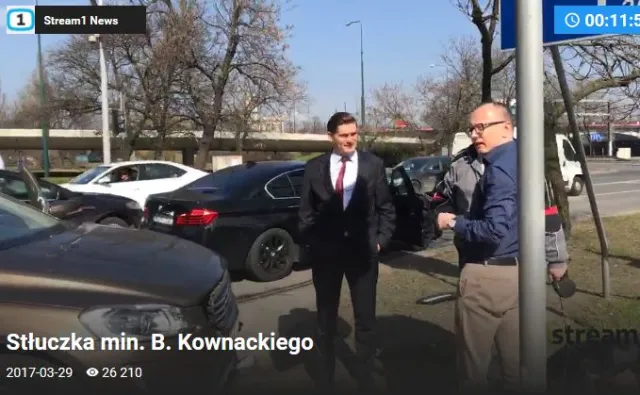 Kolejne BMW rozbite. Tym razem na pokładzie wiceminister Bartosz Kownacki [amatorskie WIDEO]