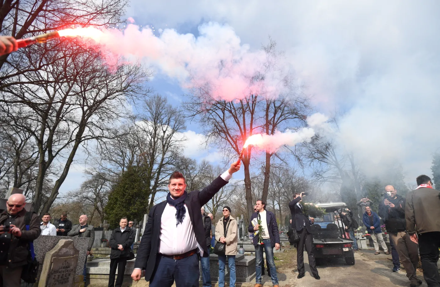 10024251-uroczystosci-pogrzebowe-dziennikarza.jpg