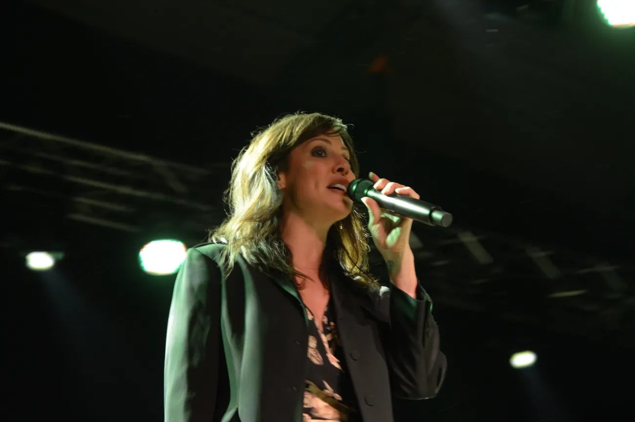 10100396-natalie-imbruglia-zagrala-w-warszawskim.jpg