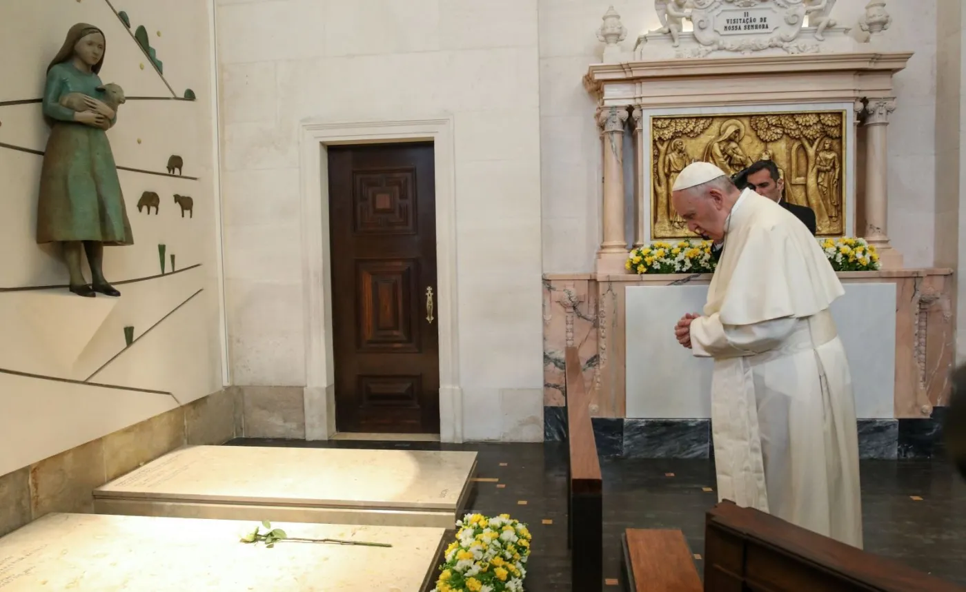 Papież Franciszek kanonizował w Fatimie dwoje dzieci - świadków objawień