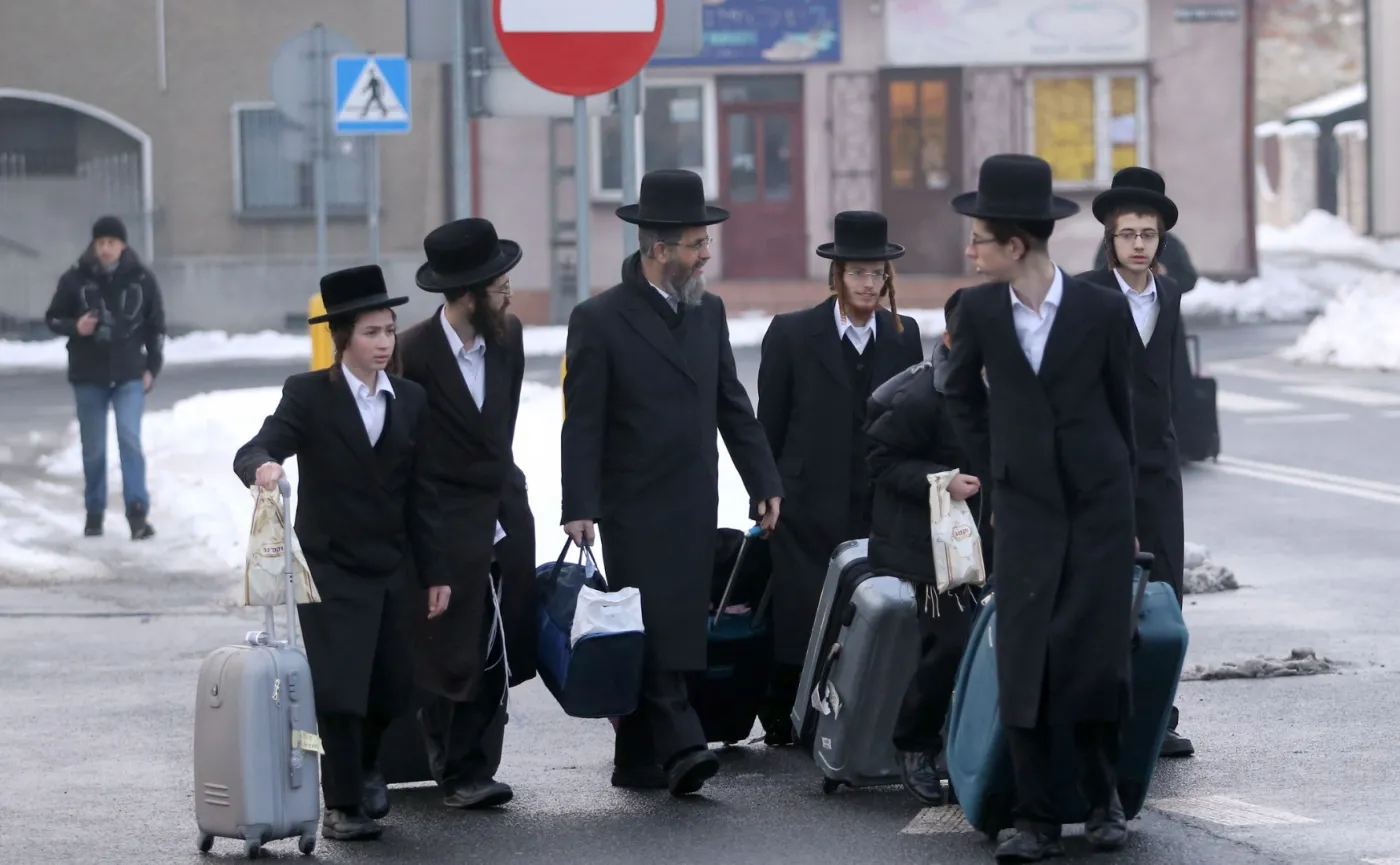 Ortodoksyjni Żydzi oddają cześć cadykowi z Lelowa. Zobacz ZDJĘCIA z pielgrzymki do Polski