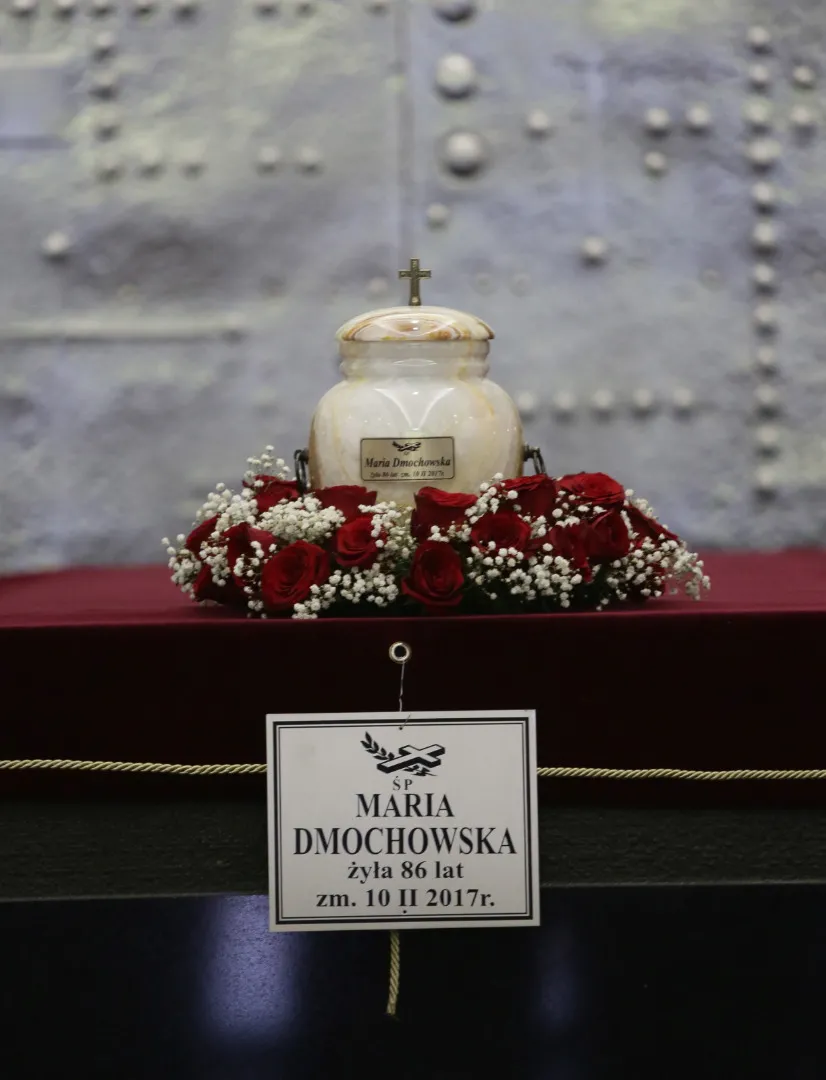 9892556-pogrzeb-marii-dmochowskiej-na-powazkach.jpg