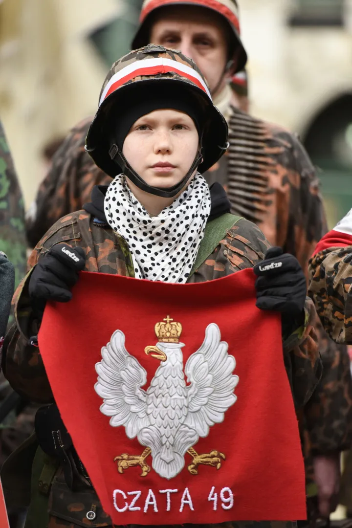9916060-iii-krajowa-defilada-pamieci-zolnierzy.jpg