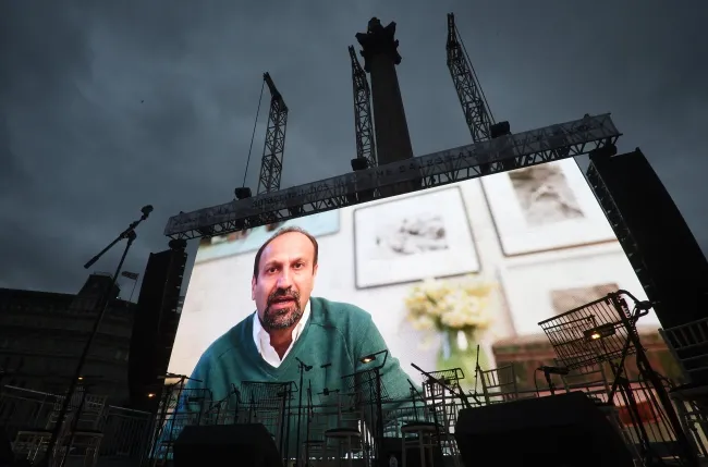 Pokaz filmu "Klient" Asghara Frahadiego w Londynie na Trafalgar Square 
