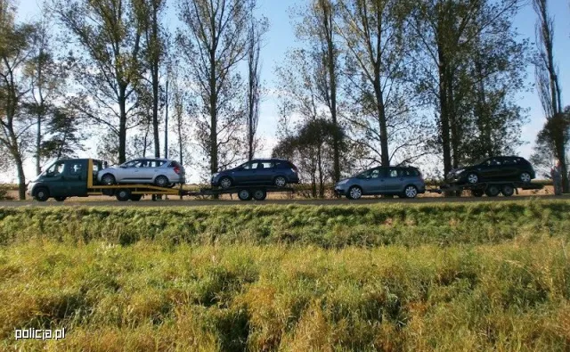 Przerobił fiata na... lokomotywę. Jechał z Danii i zaskoczył polską policję [Zobacz na zdjęciach, co załadował]