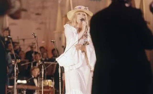 Wódka popijana oranżadą, śpiewy do rana i bójki na scenie. Tak przed laty wyglądał festiwal w Opolu