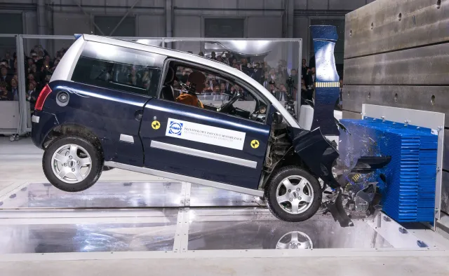 Polski PIMOT sprawdził, jak bezpieczny jest samochód dla 16-latka. "Szanse na przeżycie pasażerów są znikome"
