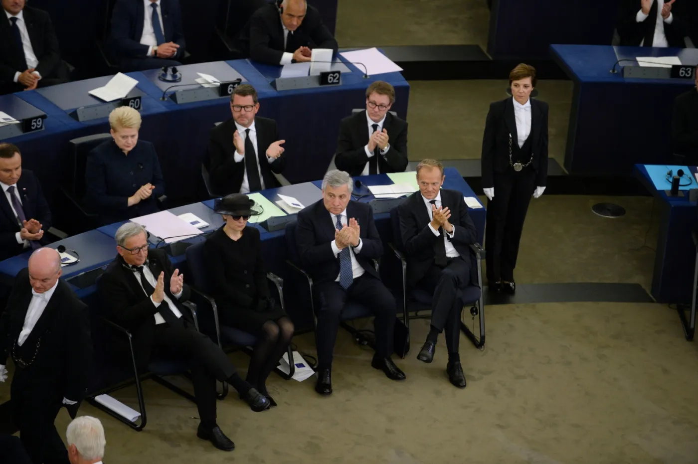 10275946-jean-claude-juncker-wdowa-po-helmucie.jpg