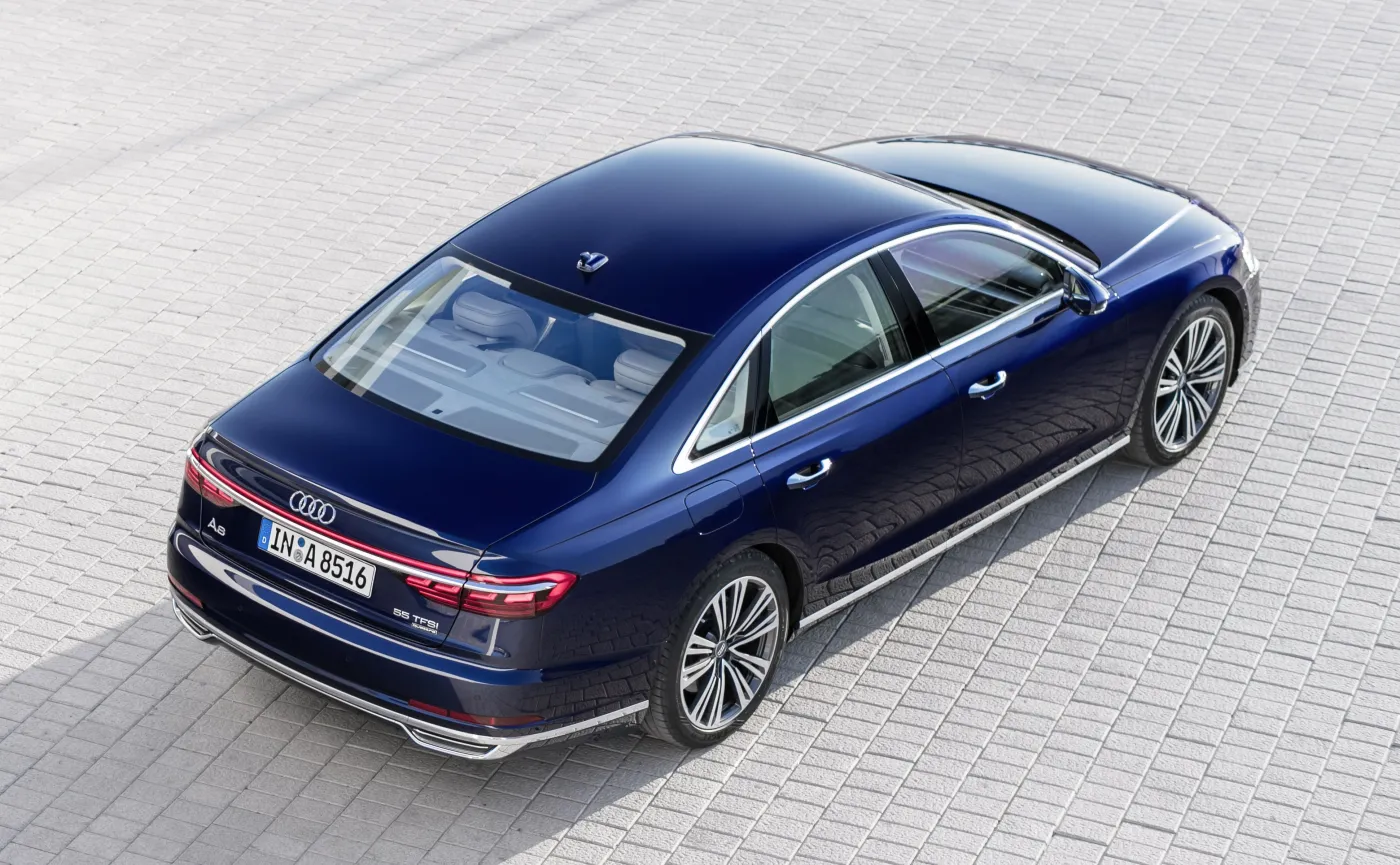 10502340-audi-a8.jpg