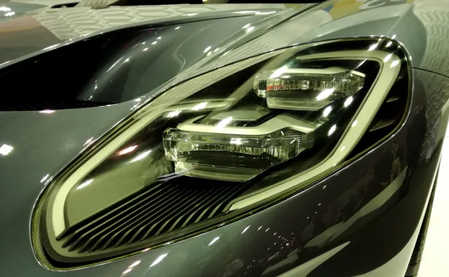 Dwóch tajemniczych Polaków kupiło sobie po bestii Forda. Jedna sztuka za ponad 2,3 mln zł [Mamy ZDJĘCIA]