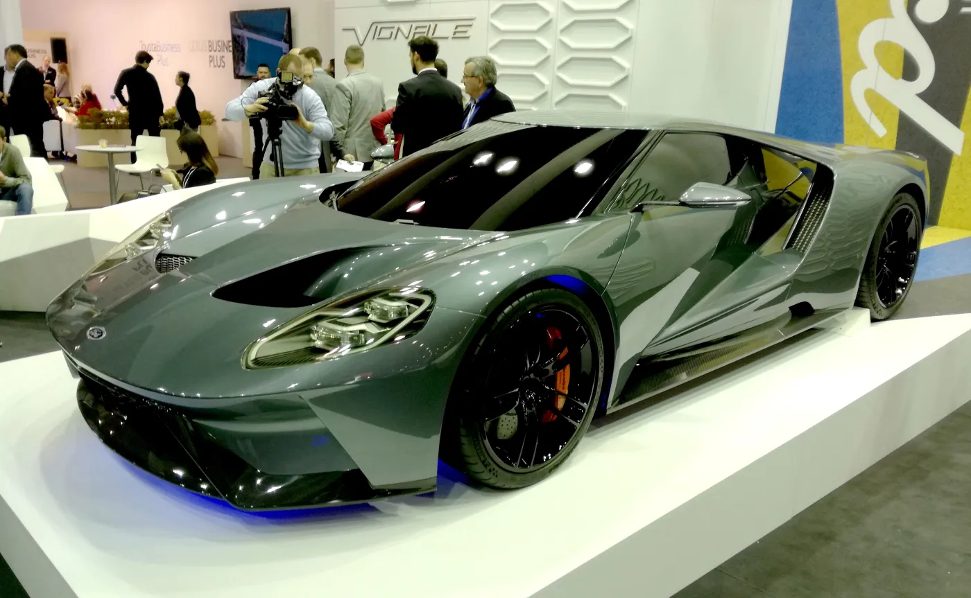 10604842-ford-gt.jpg