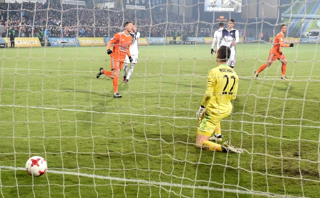 Ekstraklasa: Wasilewski zadebiutował w barwach Wisły. Aż 6 goli w Niecieczy