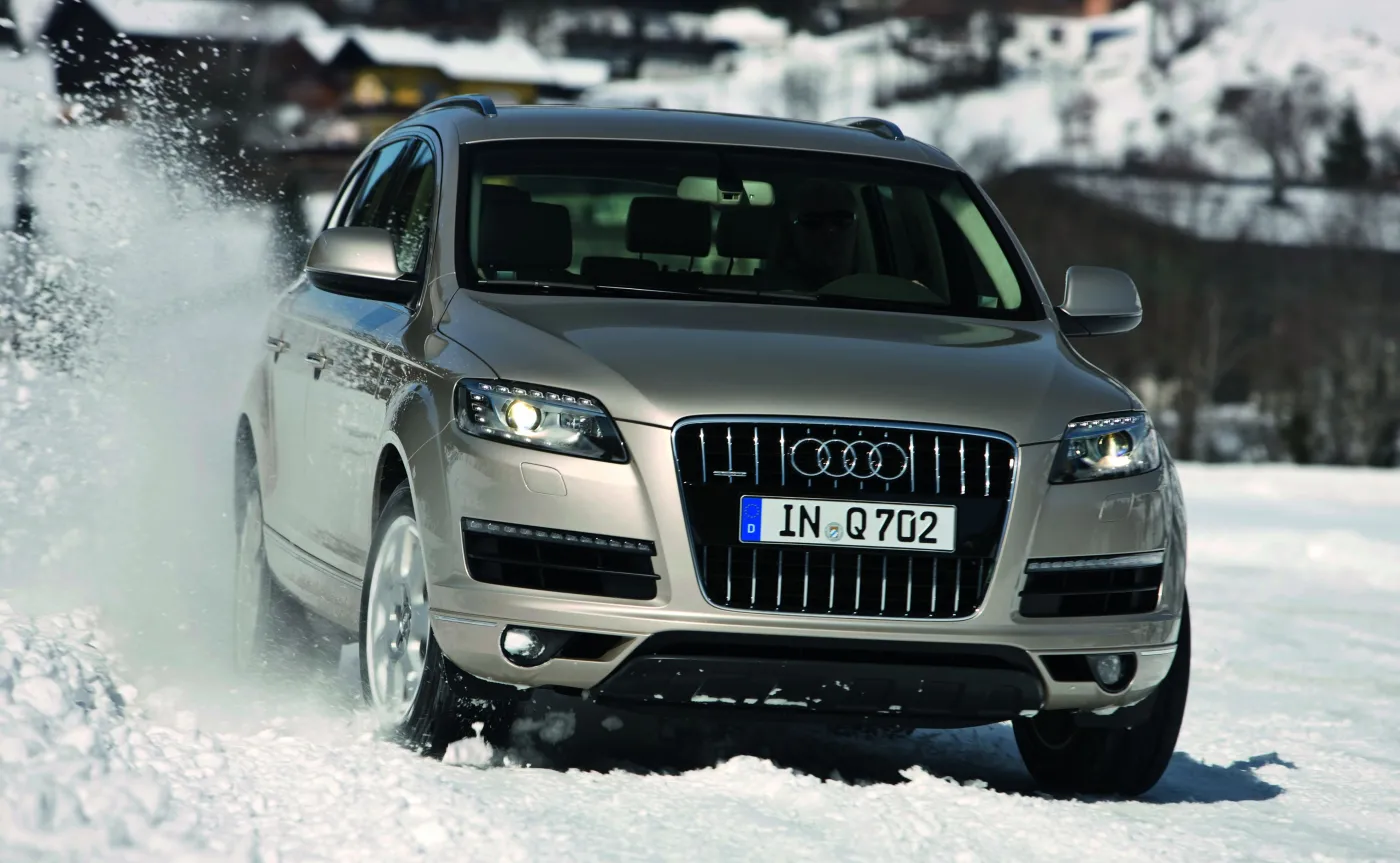 8605805-audi-q7.jpg