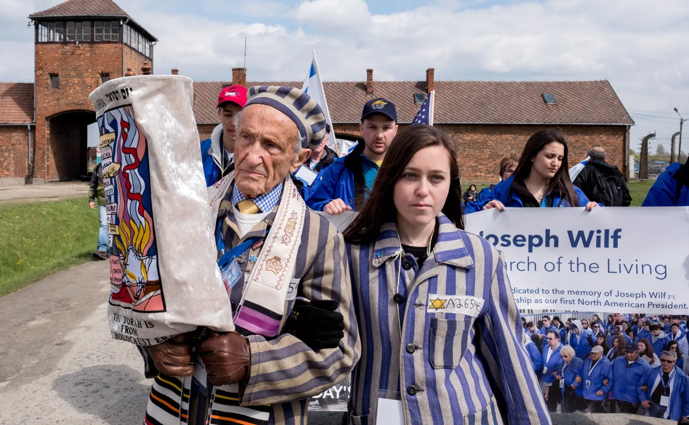 Edward Mosberg wraz ze swoją wnuczką Jordaną Karger podczas 26. Marszu Żywych