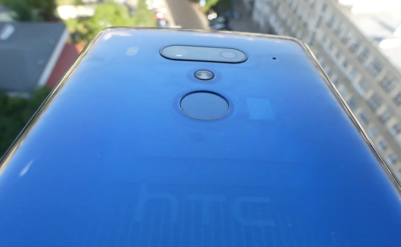 11223838-htc-u12.jpg