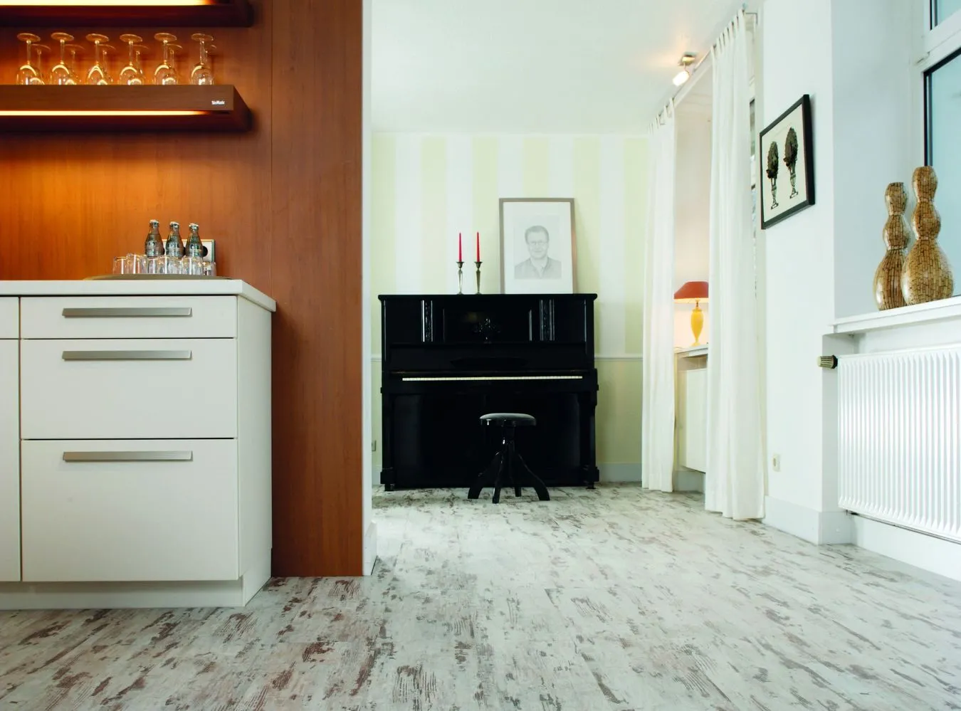 Podłoga ma znaczenie. Jak wybierać posadzkę do małego mieszkania?