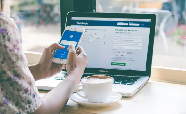 Facebook banuje ONR i Narodowe Odrodzenie Polski. "Organizacje te otwarcie propagują poglądy rasistowskie"